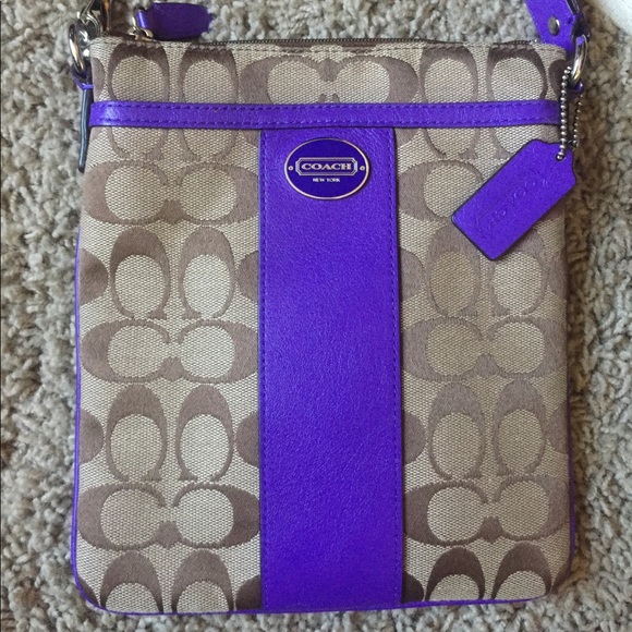 Coach Legacy Swingpack Signature Crossbody Bag - Picture 2 of 8